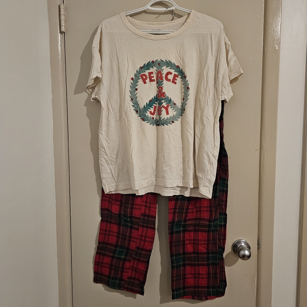 Old Navy Womens Pajama Set - Cream and Red Plaid
